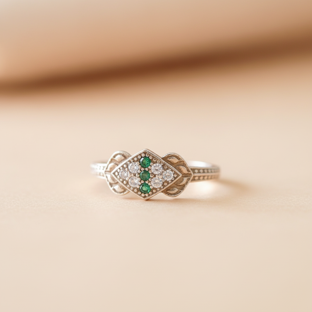 Emerald & Diamond Pattern Toe Rings