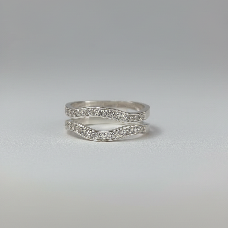 Wavy Diamond Band Ring